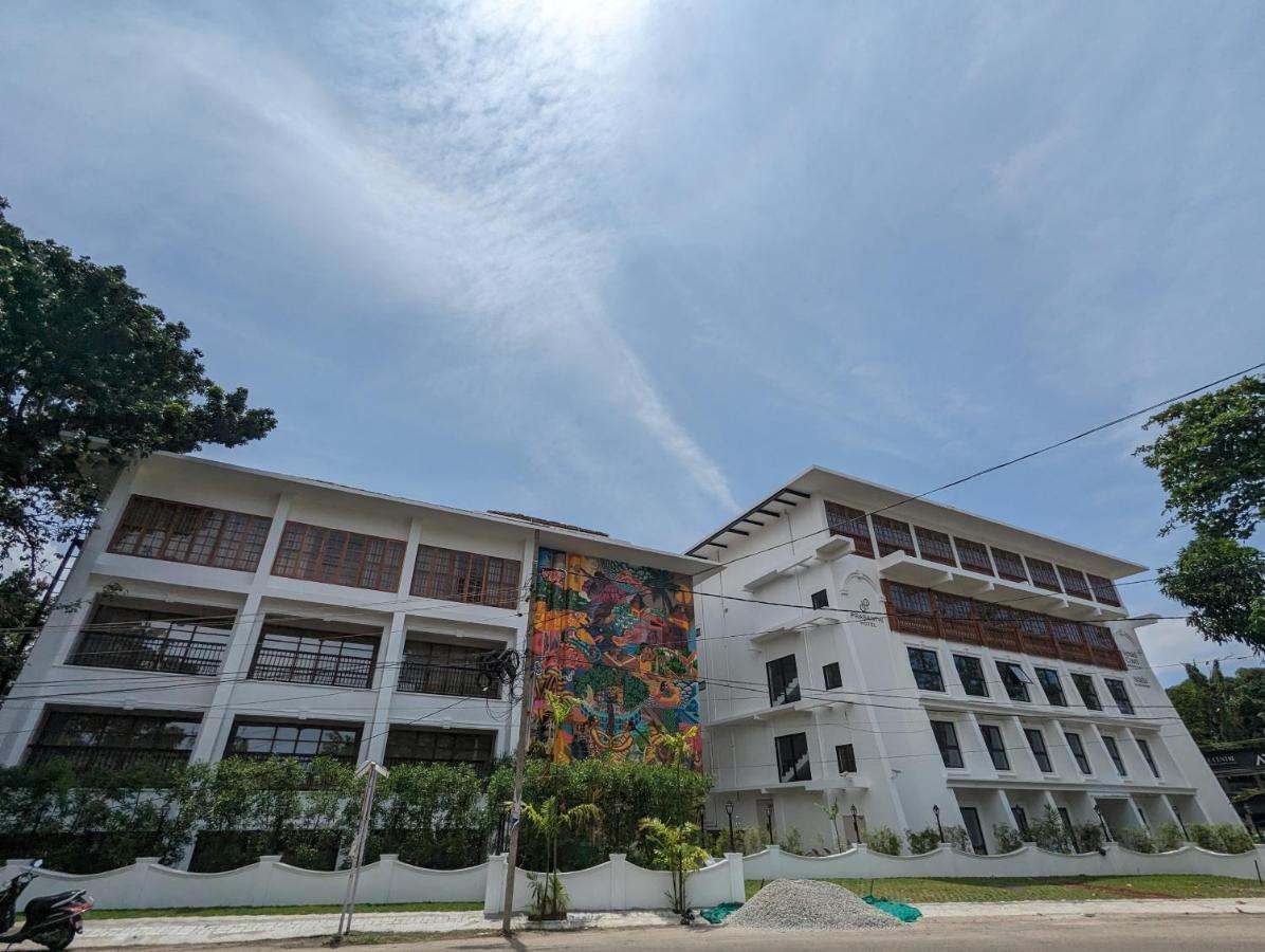Prasanthi Hotel Kollam Exterior foto