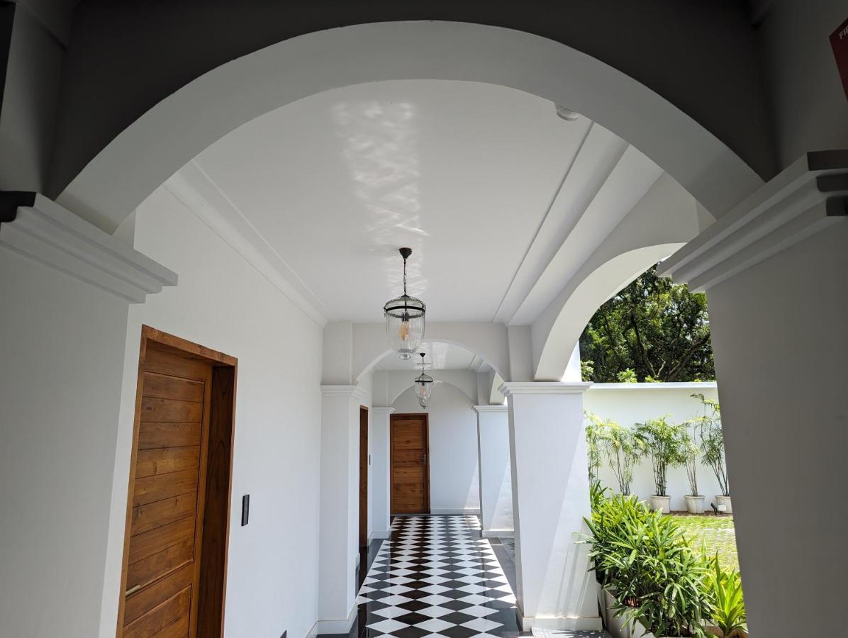 Prasanthi Hotel Kollam Exterior foto