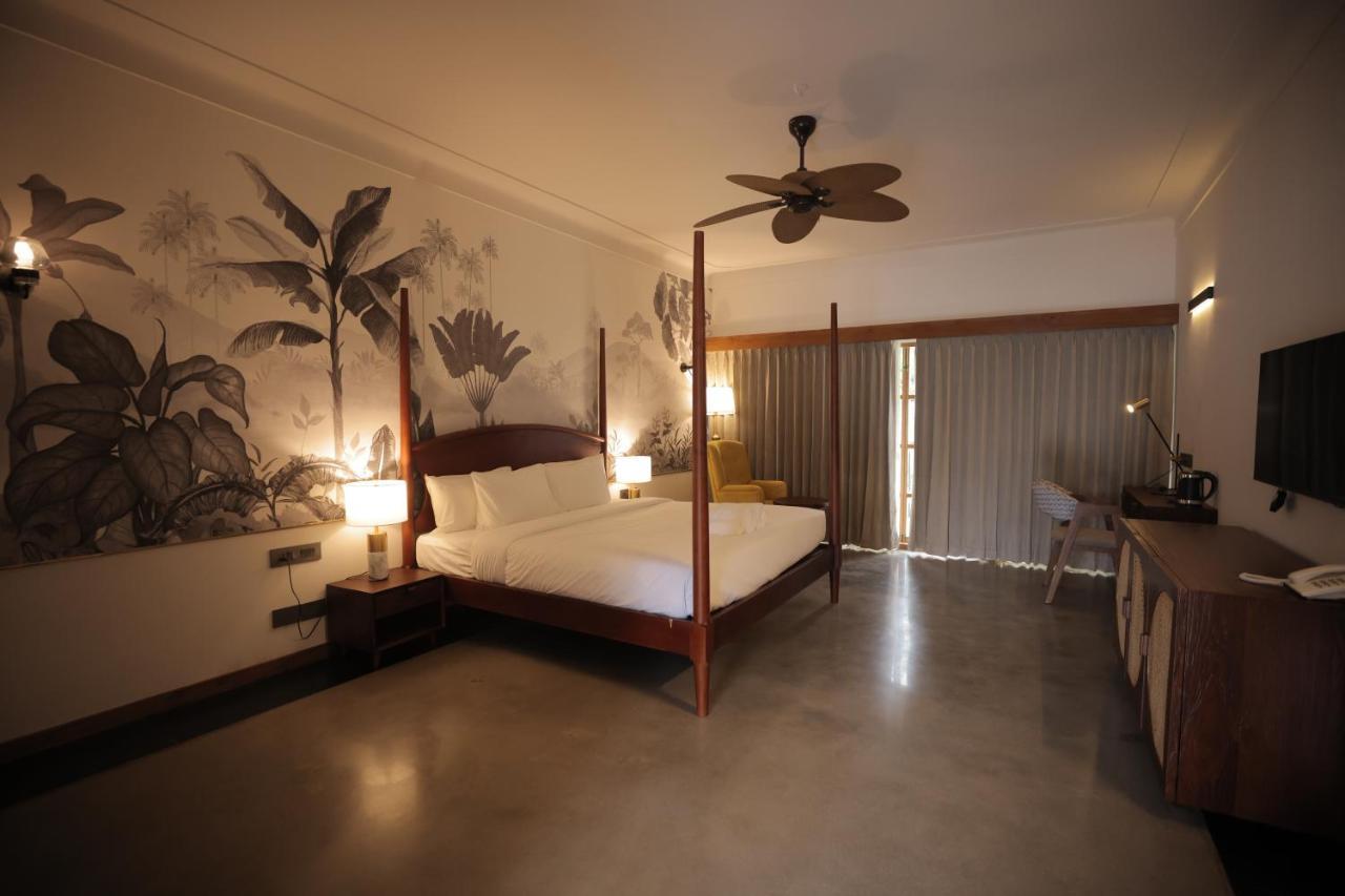 Prasanthi Hotel Kollam Exterior foto